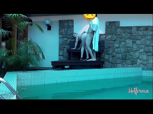❤️ Chefe convida empregada para a piscina, mas não conseguiu resistir a um Porno russo em pt-br.com-pornzog.ru ﹏
